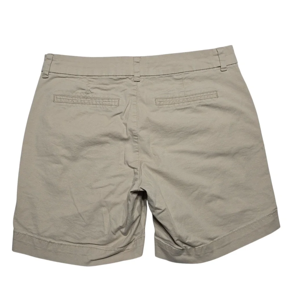 Old Navy Everyday Shorts Womens 4 Khaki Tan Chino Minimalist Coastal Summer